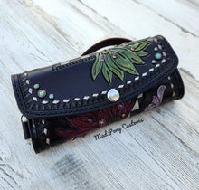 Load image into Gallery viewer, Vintage Alternative Western Trifold wallet
